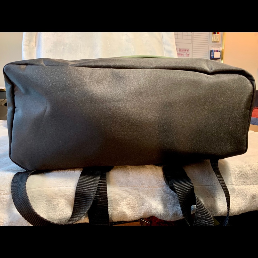 DSW Overnight Bag - Picture 4 of 7